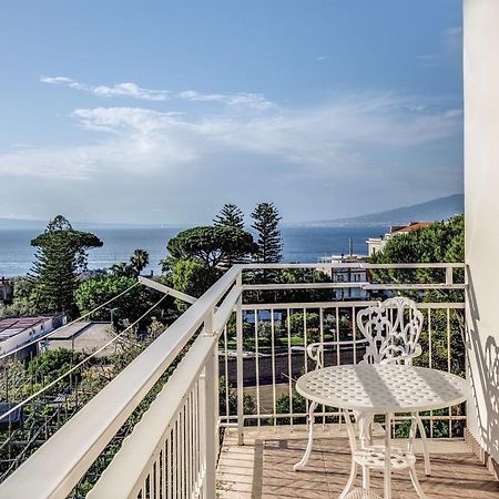 La Musica In The Heart Of Sorrento, 100 M From Station Apartment Exterior photo